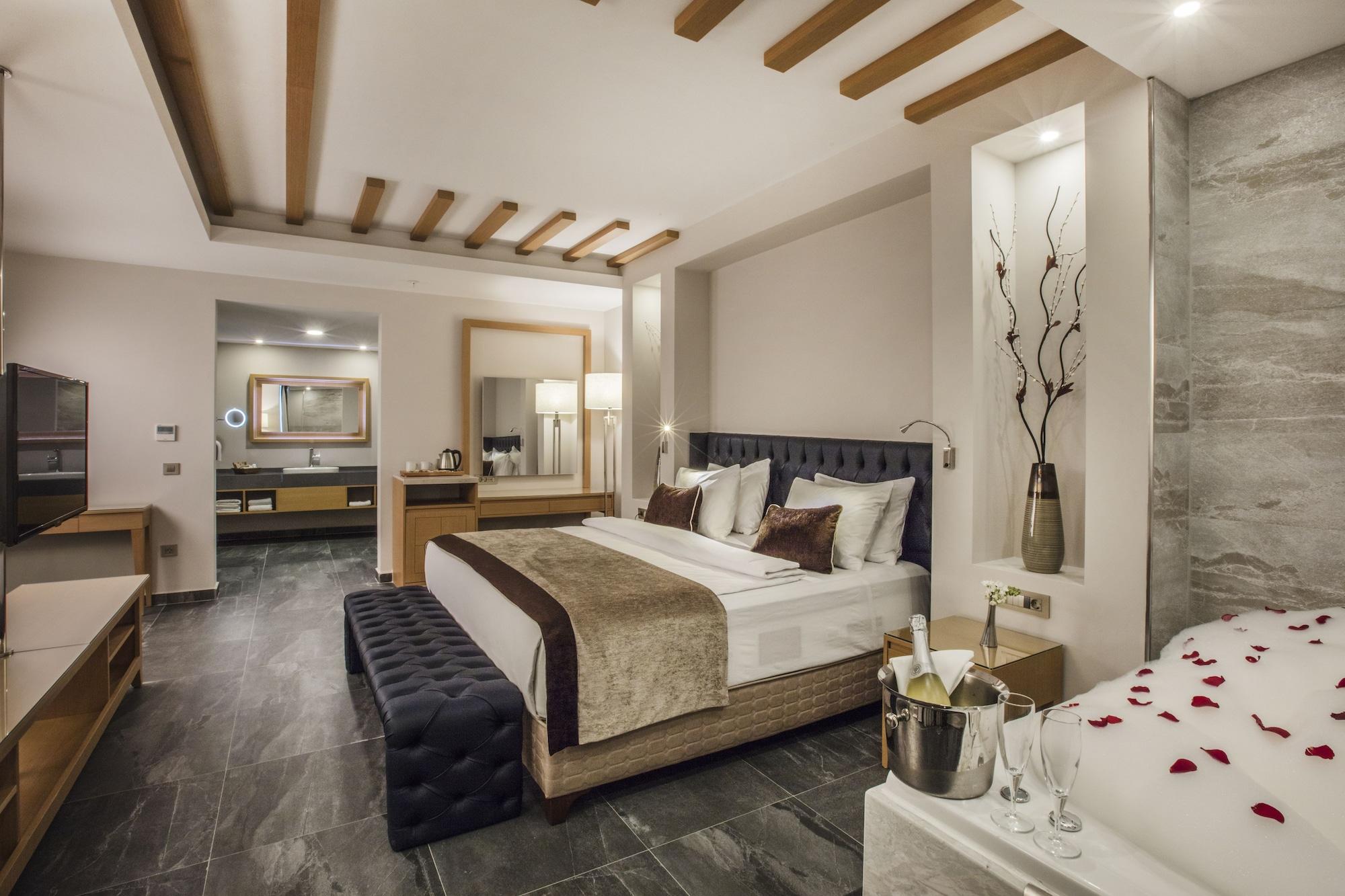 Korumar Ephesus Beach & Spa Resort Кушадасъ Екстериор снимка