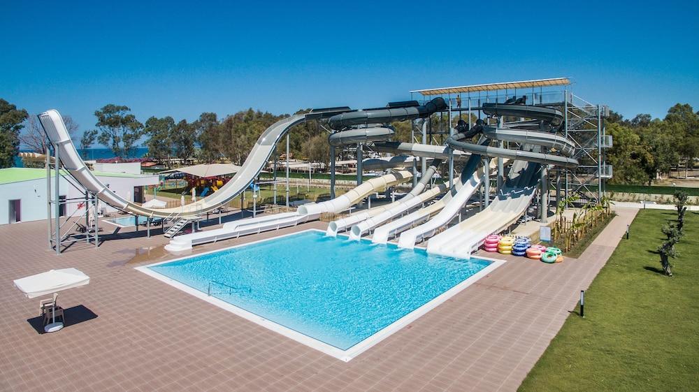 Korumar Ephesus Beach & Spa Resort Кушадасъ Екстериор снимка